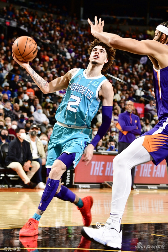 她不仅仅是 她不仅仅是