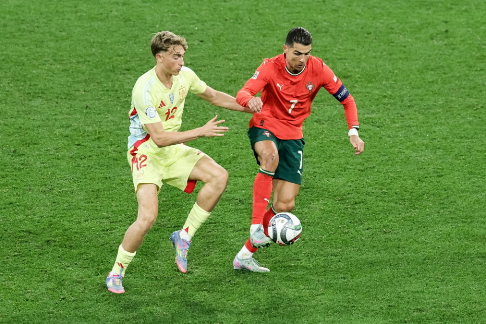 欧足联的选 欧足联的选