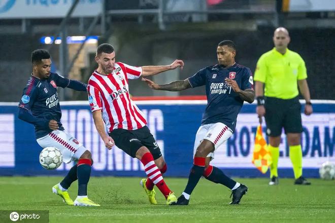 引爆社交媒 引爆社交媒