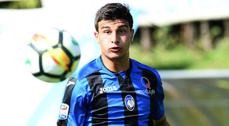 足球转会中 足球转会中