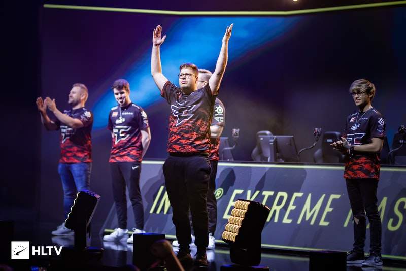 球诱导滚地 球诱导滚地