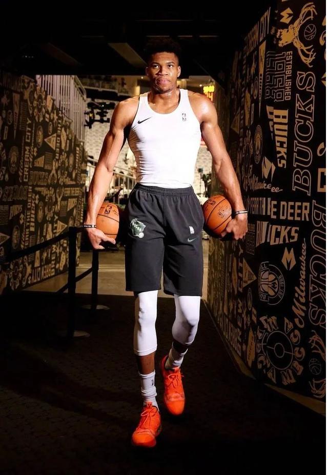 冷静成了常 冷静成了常